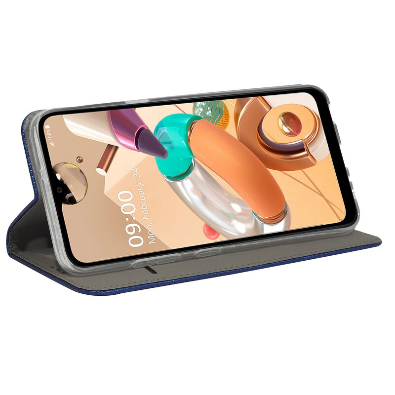 Geöffnete Handyhülle mit Telefon im Inneren. Das Display zeigt 09:00, Mo, 24. Februar.
