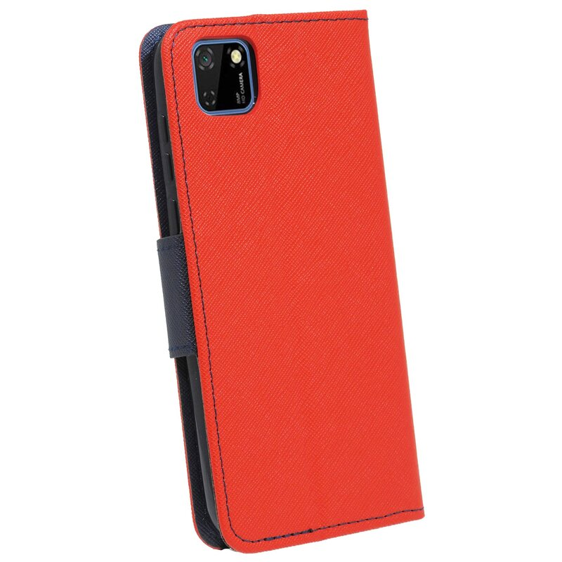 Eine rote Handyhülle mit dunkelblauer Innenabdeckung. Die Handyhülle hat eine Kamera auf der Rückseite.