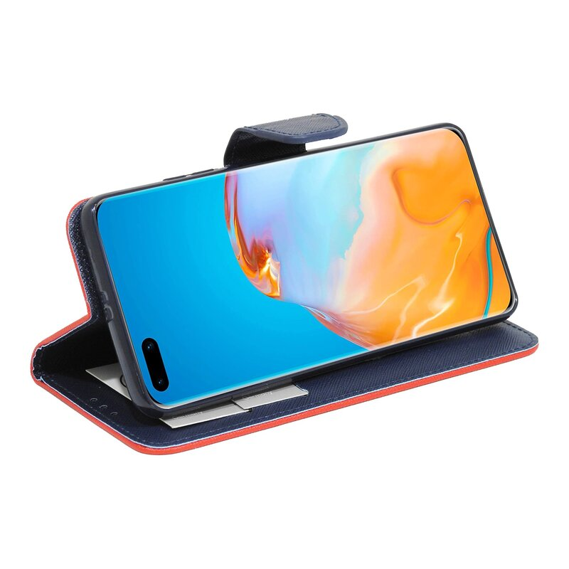 Smartphone in einer rot-blauen Brieftasche. Der Bildschirm zeigt ein farbenfrohes Bild, auf weißem Hintergrund.