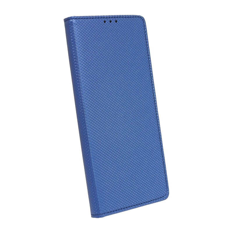 Eine blaue Handyhülle mit strukturierter Oberfläche. Sie ist geschlossen und vor weißem Hintergrund dargestellt.