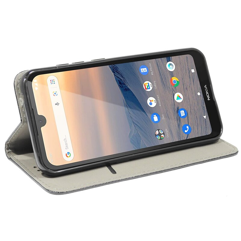 Ein Telefon in einer Hülle, zeigt einen Bildschirm mit App-Symbolen und dem Nokia-Logo.