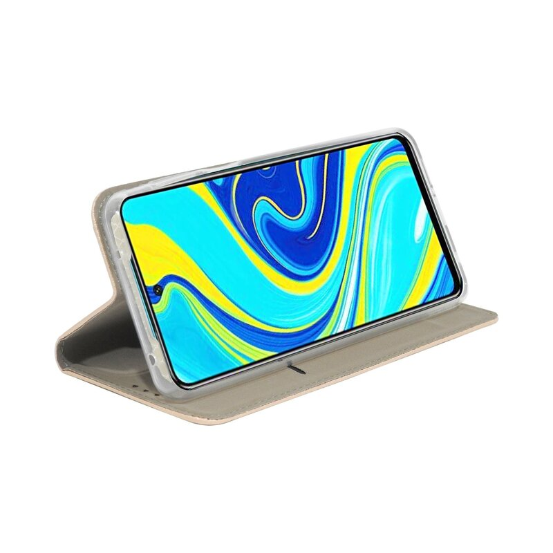 Telefon in einer Hülle, Winkelansicht. Anzeige mit blauen und weißen Grafiken.