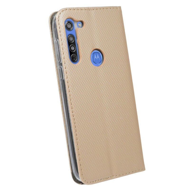 Hellbraune Handyhülle. Telefon im Etui. Das Etui ist geschlossen. Motorola-Logo sichtbar. Strukturierte Oberfläche. Weißer Hintergrund.