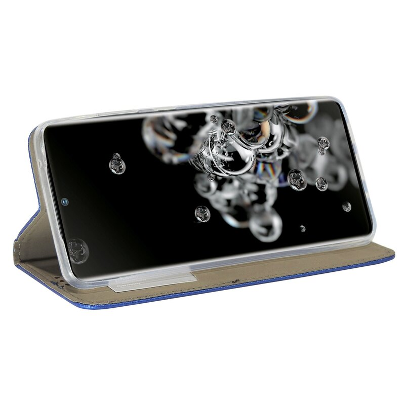 Smartphone-Bildschirm mit Blasen-Effekt, in blauem Gehäuse, vor weißem Hintergrund.