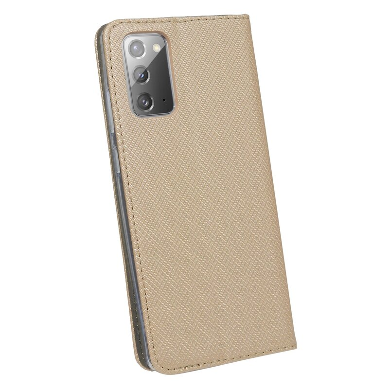 Beige Handyhülle geschlossen, mit strukturierter Oberfläche und Telefon innen.