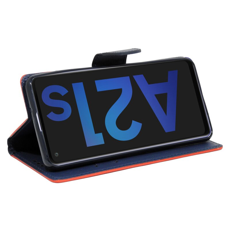Smartphone in einer geöffneten Handyhülle. Der Bildschirm zeigt die Worte "A21s" in Blau.