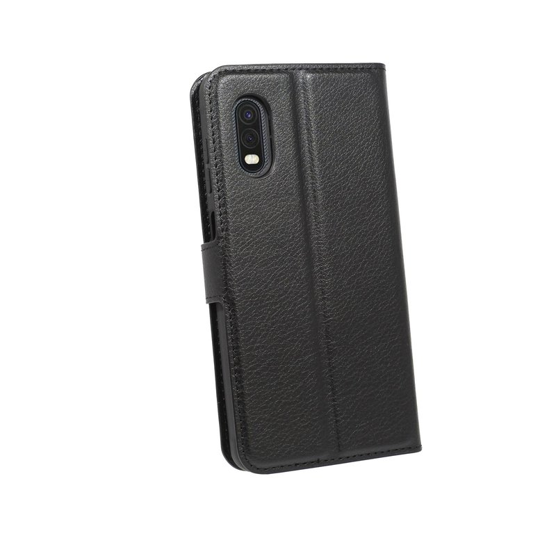 Schwarze Handyhülle mit Telefon. Das Case hat ein strukturiertes Muster, geschlossen auf weißem Hintergrund.