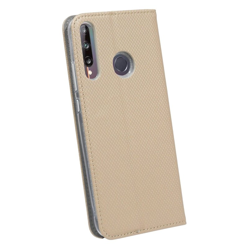 Beige Handyhülle mit Telefon darin. Das Telefon ist ausgeschaltet. Weißer Hintergrund.