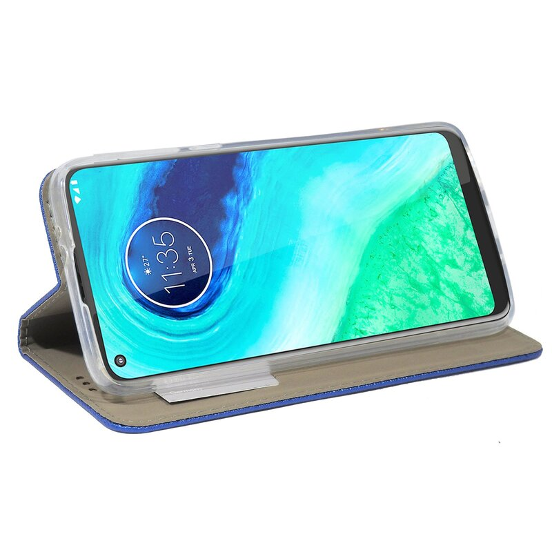 Geöffnete Handyhülle mit Telefon, das Bildschirm zeigt, blaues Gehäuse und blau/weißer Hintergrund.