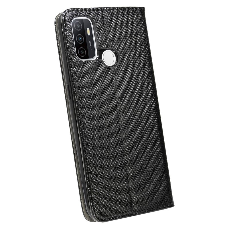 Schwarze Handyhülle mit strukturiertem Muster. Das Telefon ist teilweise sichtbar. Weißer Hintergrund.