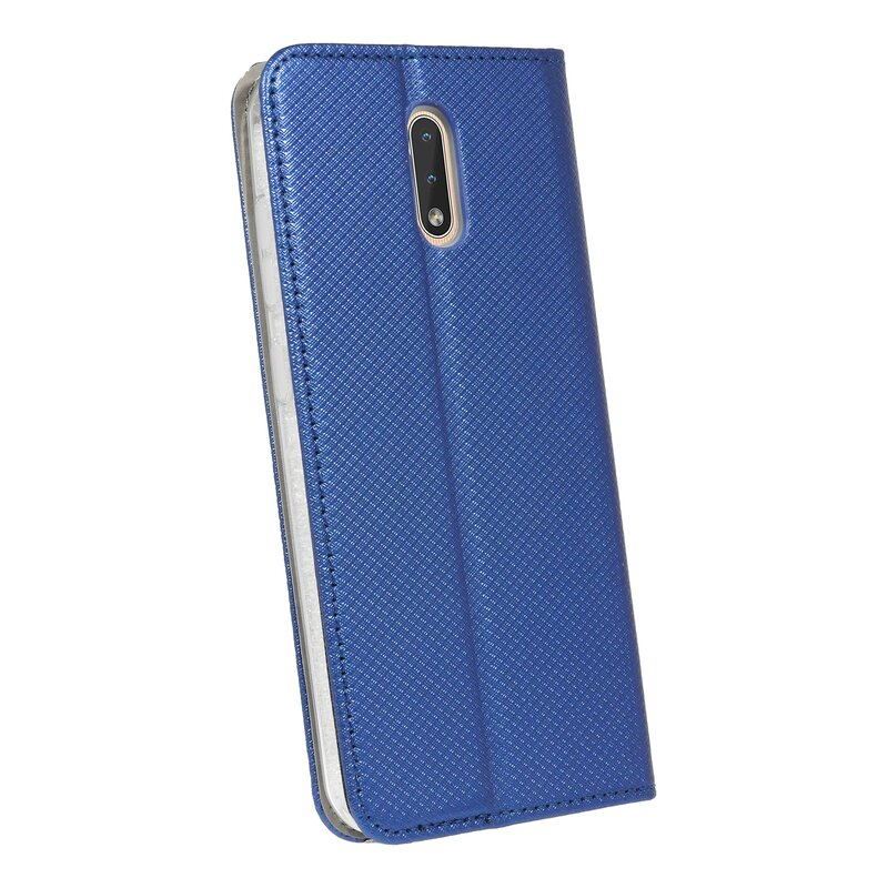 Blaue Handyhülle mit strukturiertem Design, gefaltet, mit Kameraöffnung.