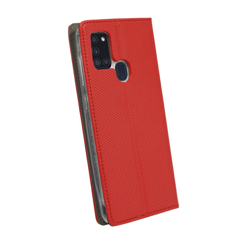 Rote Handyhülle, offen, mit Telefon darin. Rote strukturierte Oberfläche. Weißer Hintergrund.