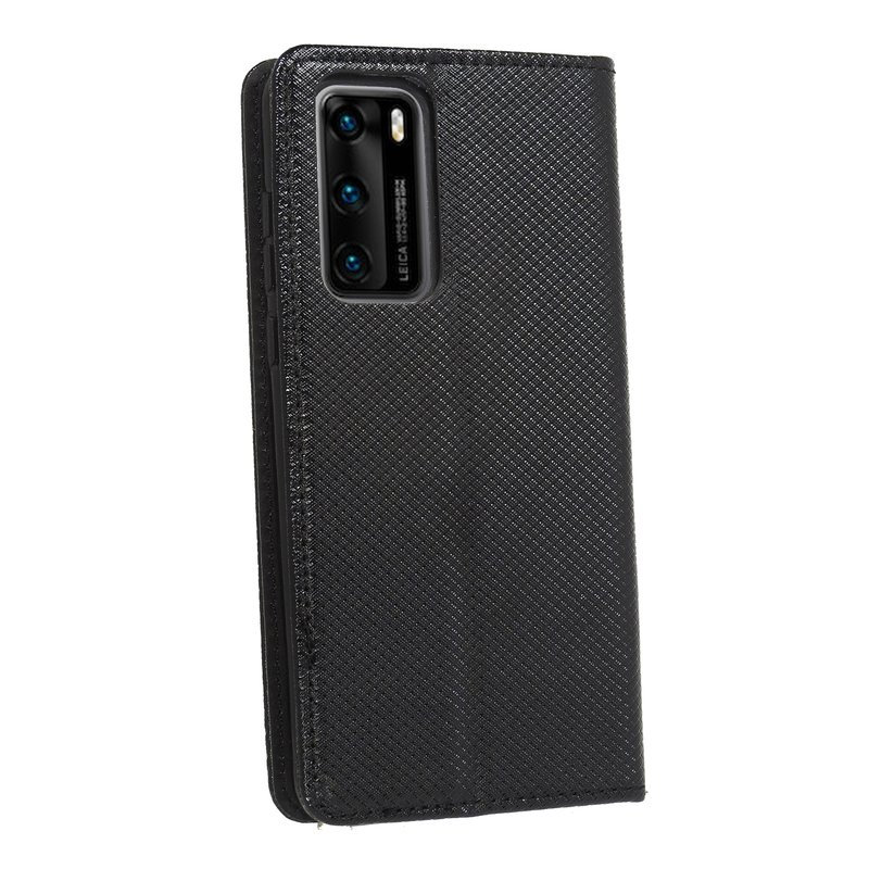 Schwarze Smartphone-Hülle, geschlossen. Strukturierte Oberfläche. Leica Kamera Label sichtbar.