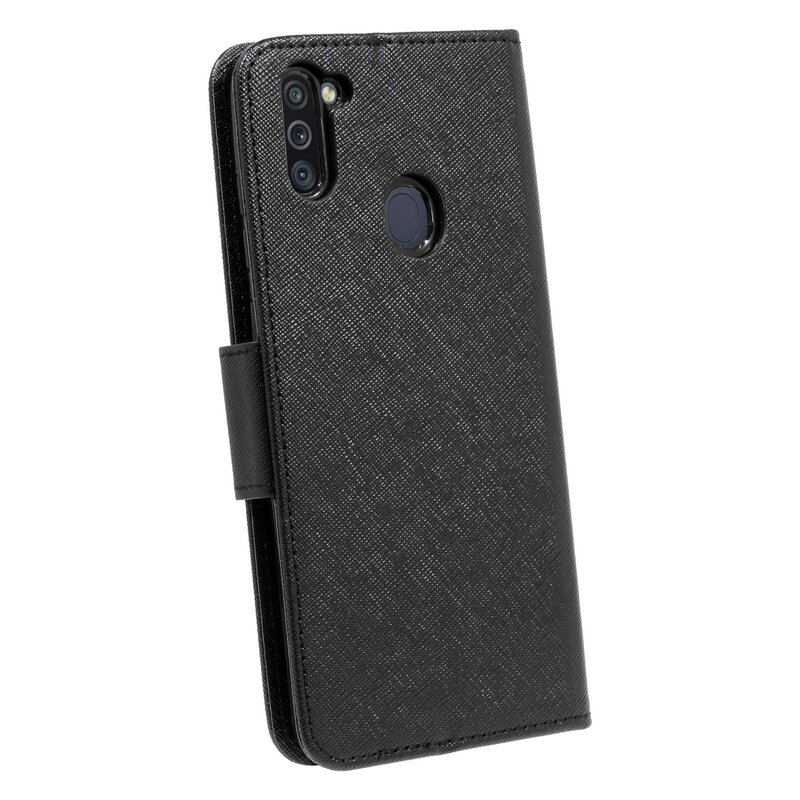 Schwarze Handyhülle offen. Telefon innen, strukturierte Hülle. Schwarzer Riemen.