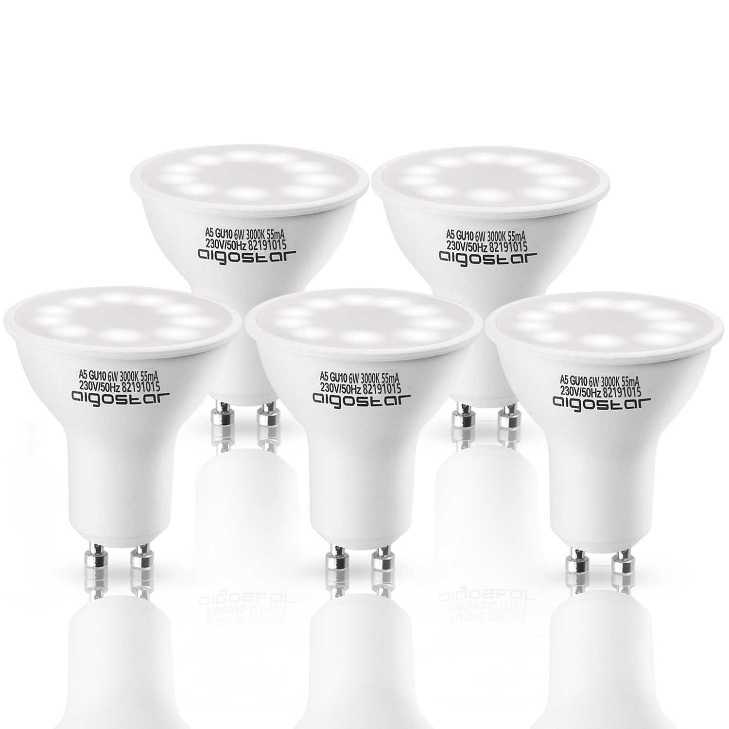 Cinque lampadine LED GU10 bianche con pin argentati, su sfondo bianco.