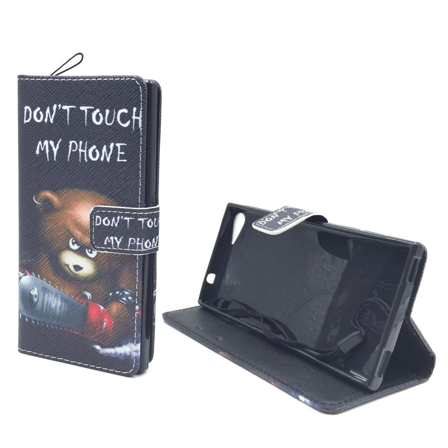 Zwei Handyhüllen, eine geschlossen, eine offen. Beide zeigen einen Bären mit Kettensäge und Text "DON'T TOUCH MY PHONE".