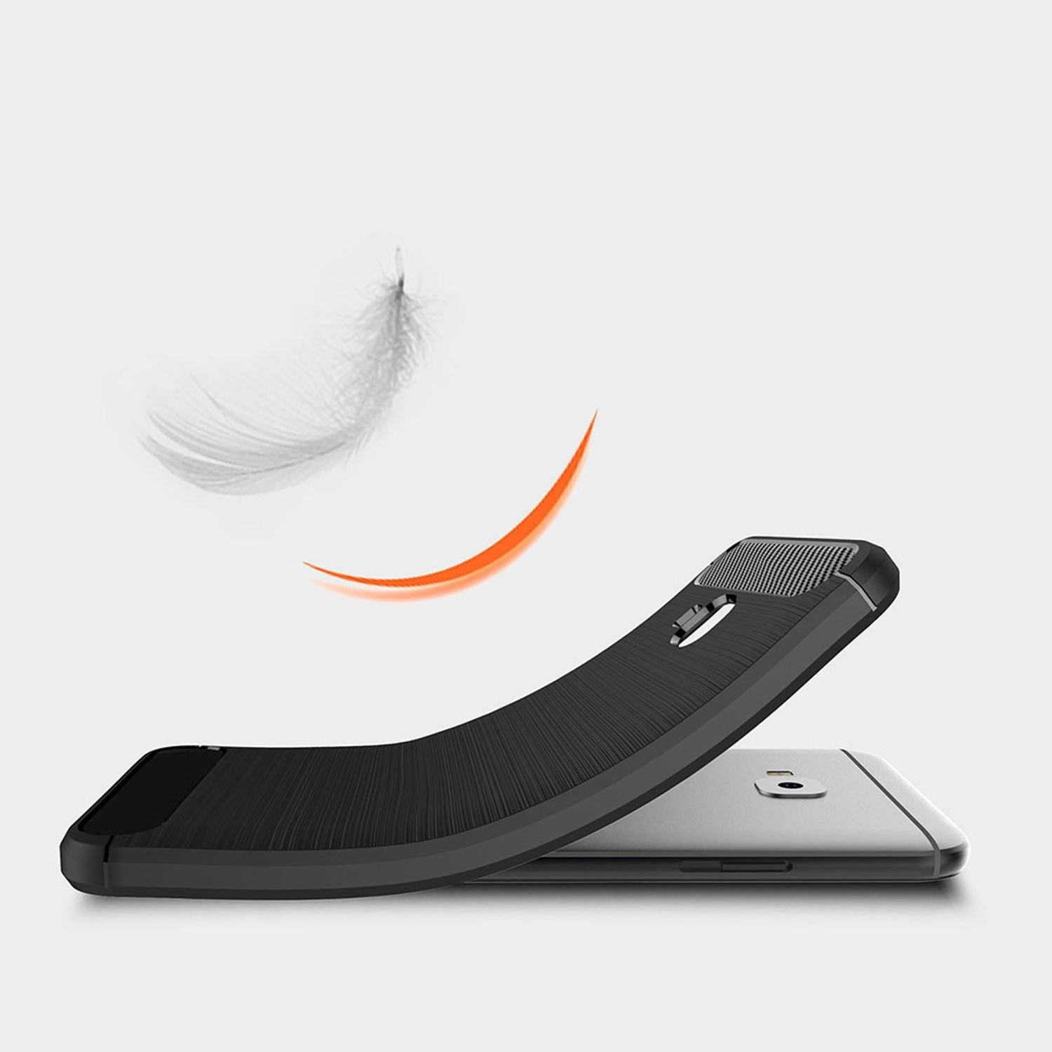 Gebogene schwarze Telefonhülle. Telefon darunter sichtbar, mit Federgrafik im Hintergrund.