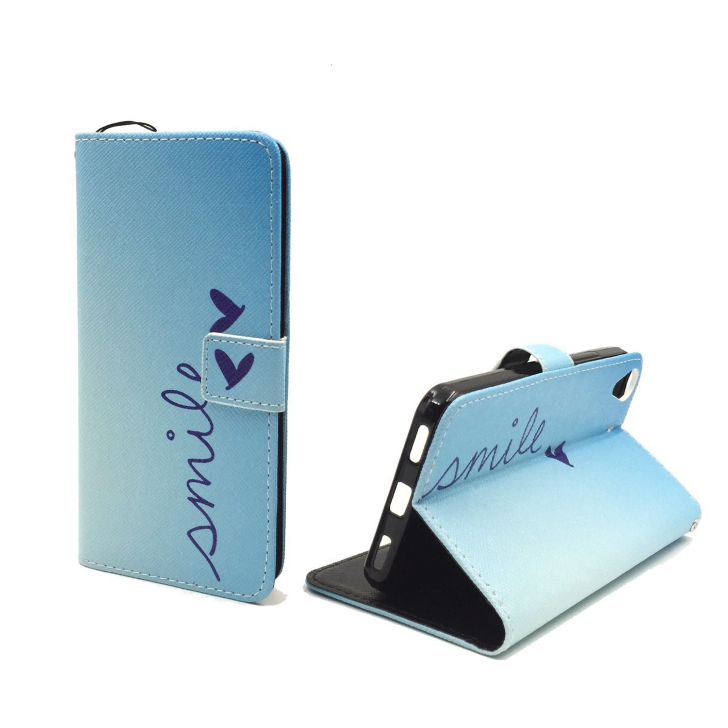 Blaue Handyhülle mit 'smile' Schriftzug. Die Hülle ist geöffnet und hält ein Telefon.