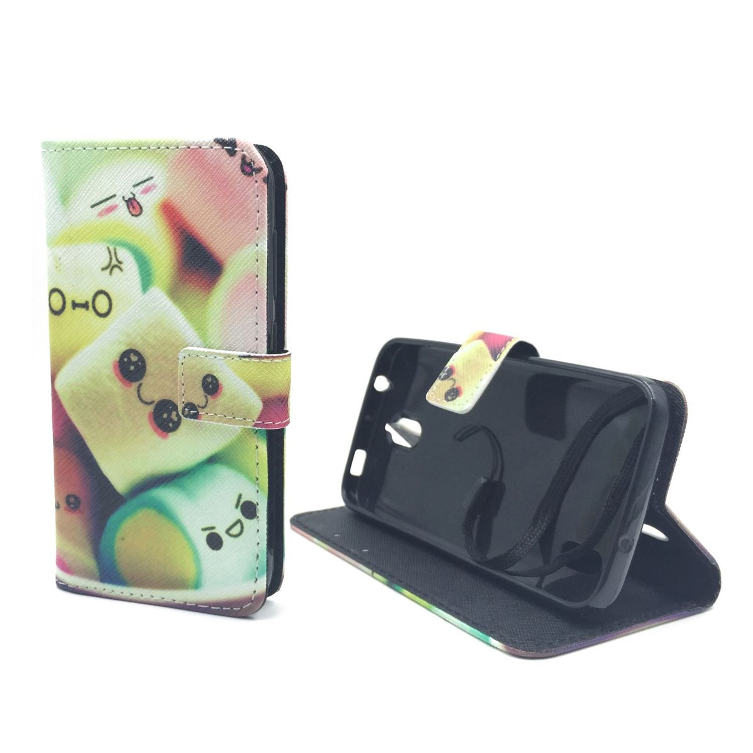 Handyhülle mit Marshmallow-Design. Ein Telefon ist im Inneren. Weißer Hintergrund. Marshmallows mit Gesichtern.