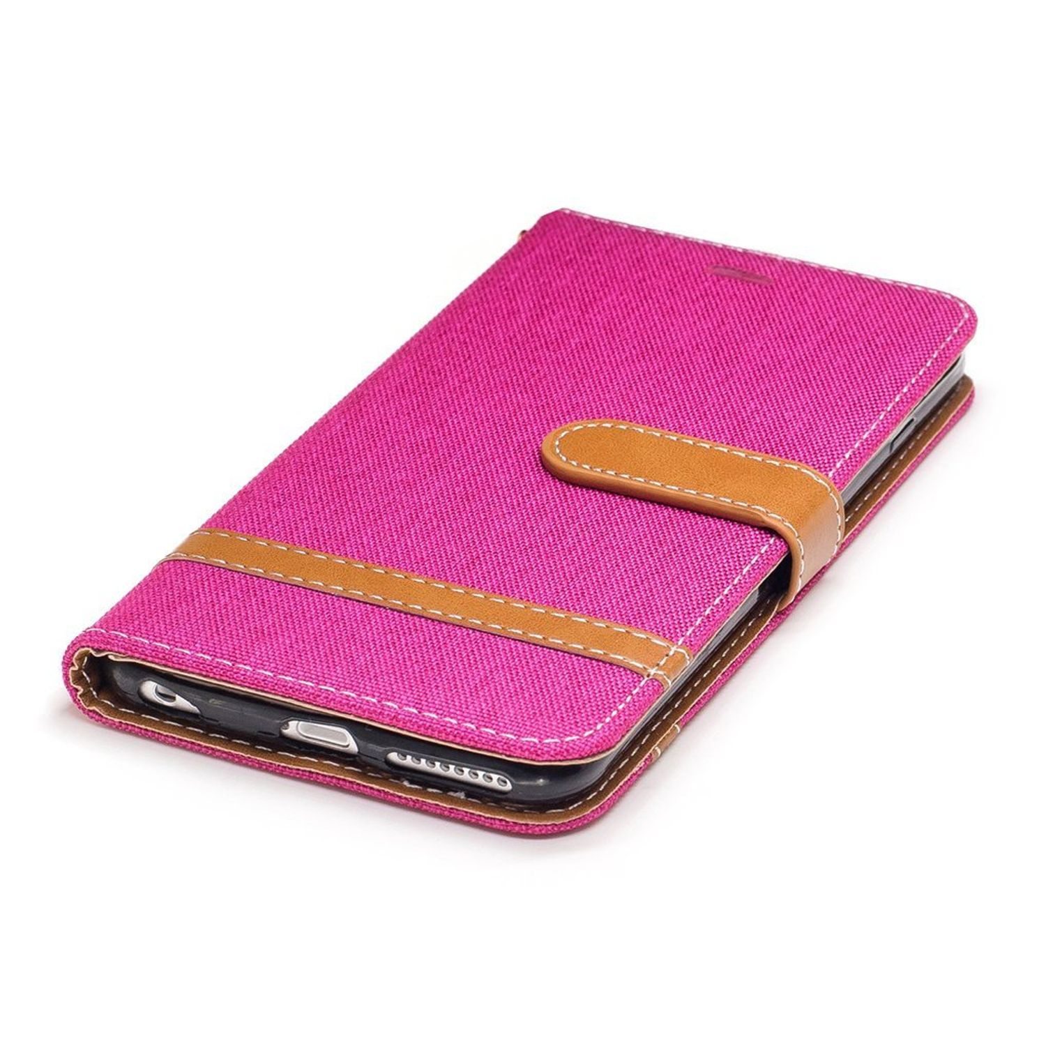Pinkfarbene Handyhülle mit braunem Riemen. Telefon innen. Weißer Hintergrund.
