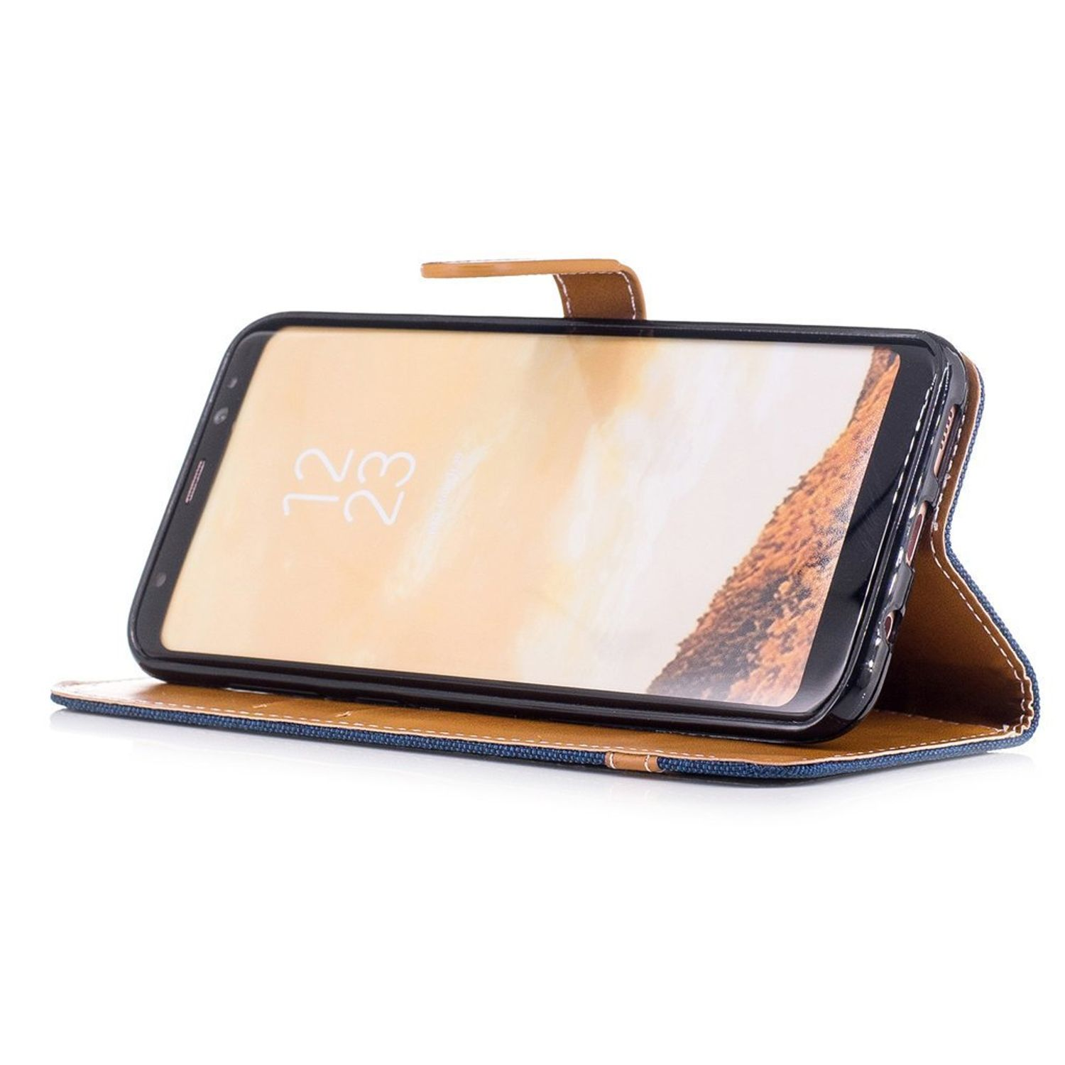 Telefon in einer braunen und blauen Hülle, offen, mit dem Bildschirm.