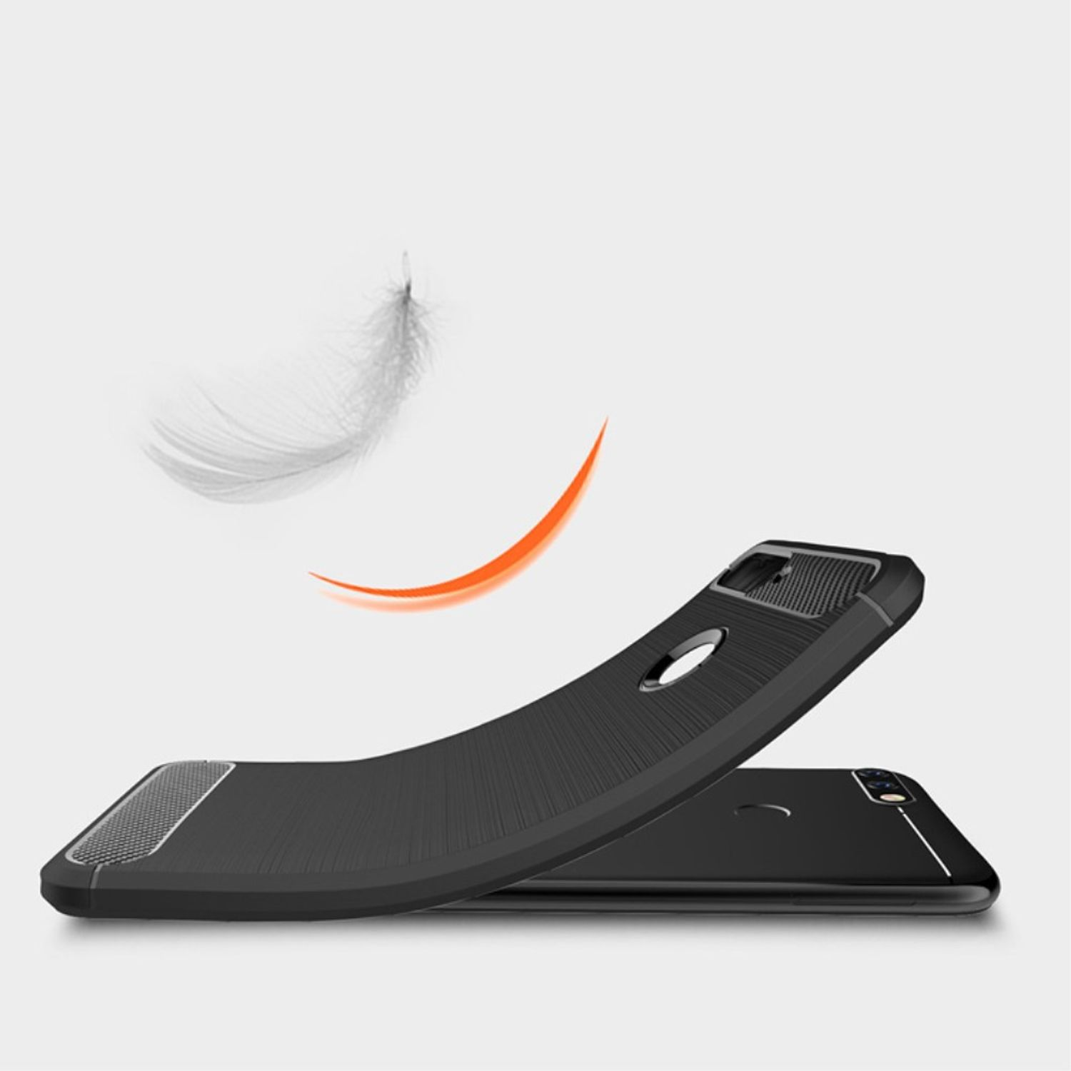 Schwarze Handyhülle, flexibles Design. Eine Feder fällt, weißer Hintergrund.