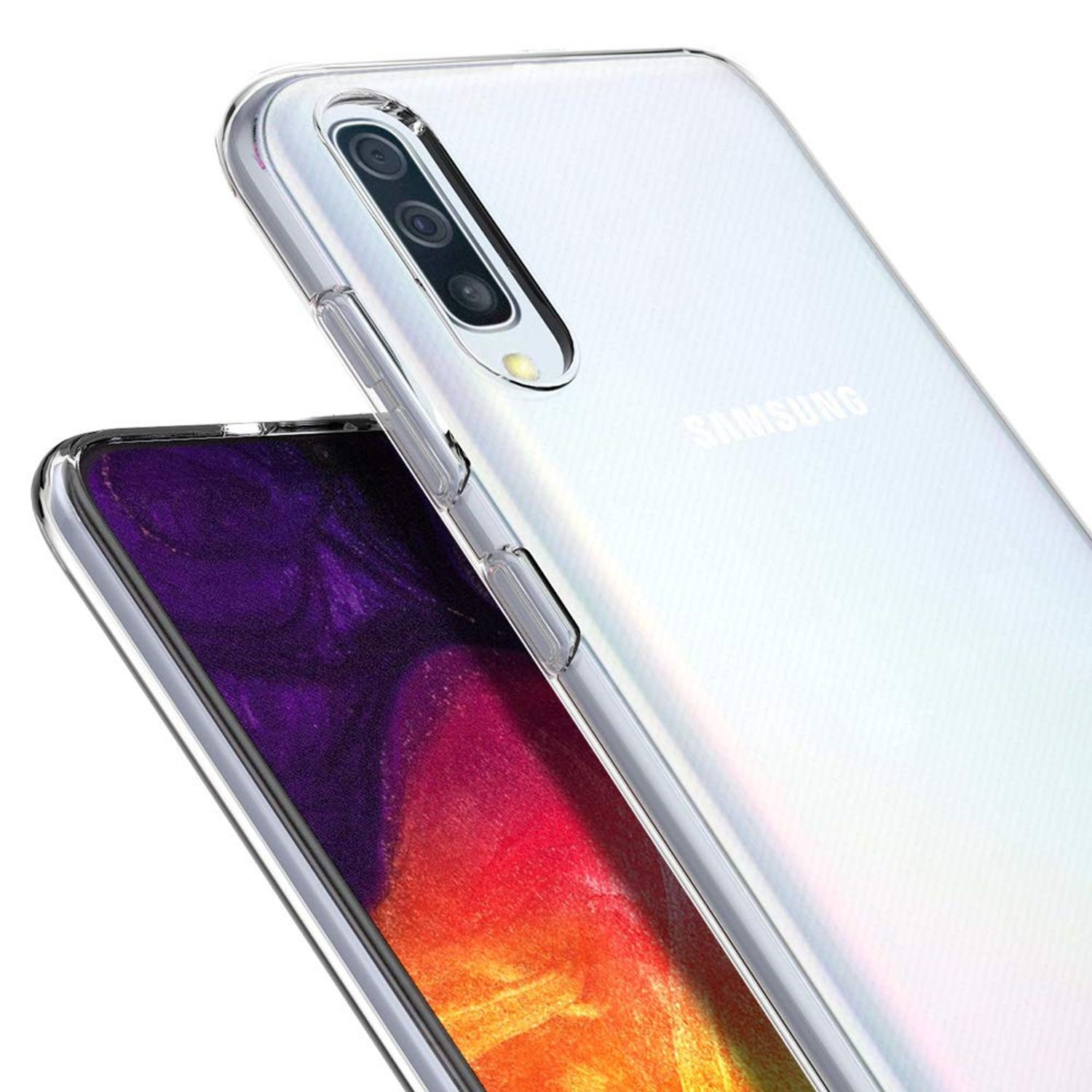 Transparente Handyhülle auf weißem Telefon. Das Telefon hat drei Kameras. Weißer Hintergrund.
