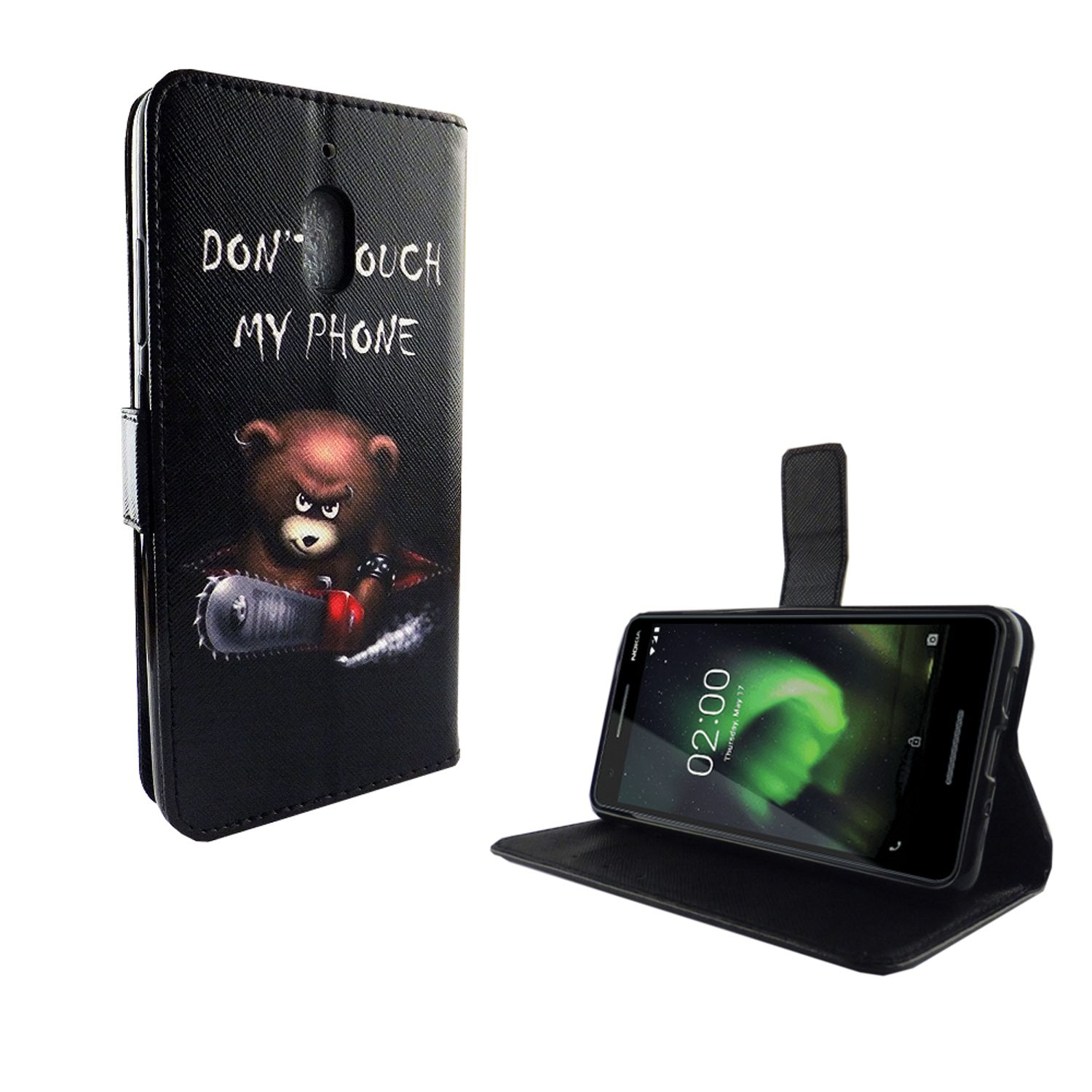 Schwarze Handyhülle mit Bär- und Kettensägenaufdruck, offen mit Telefon darin. Hintergrund ist weiß.