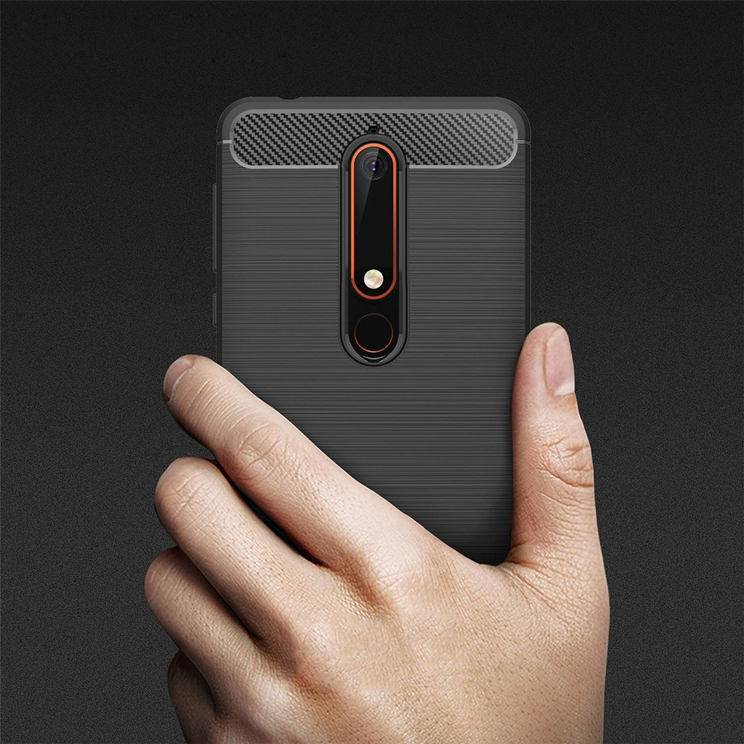 Hand hält ein Telefon mit schwarzer Rückseite und Kameradetail in der oberen Mitte.