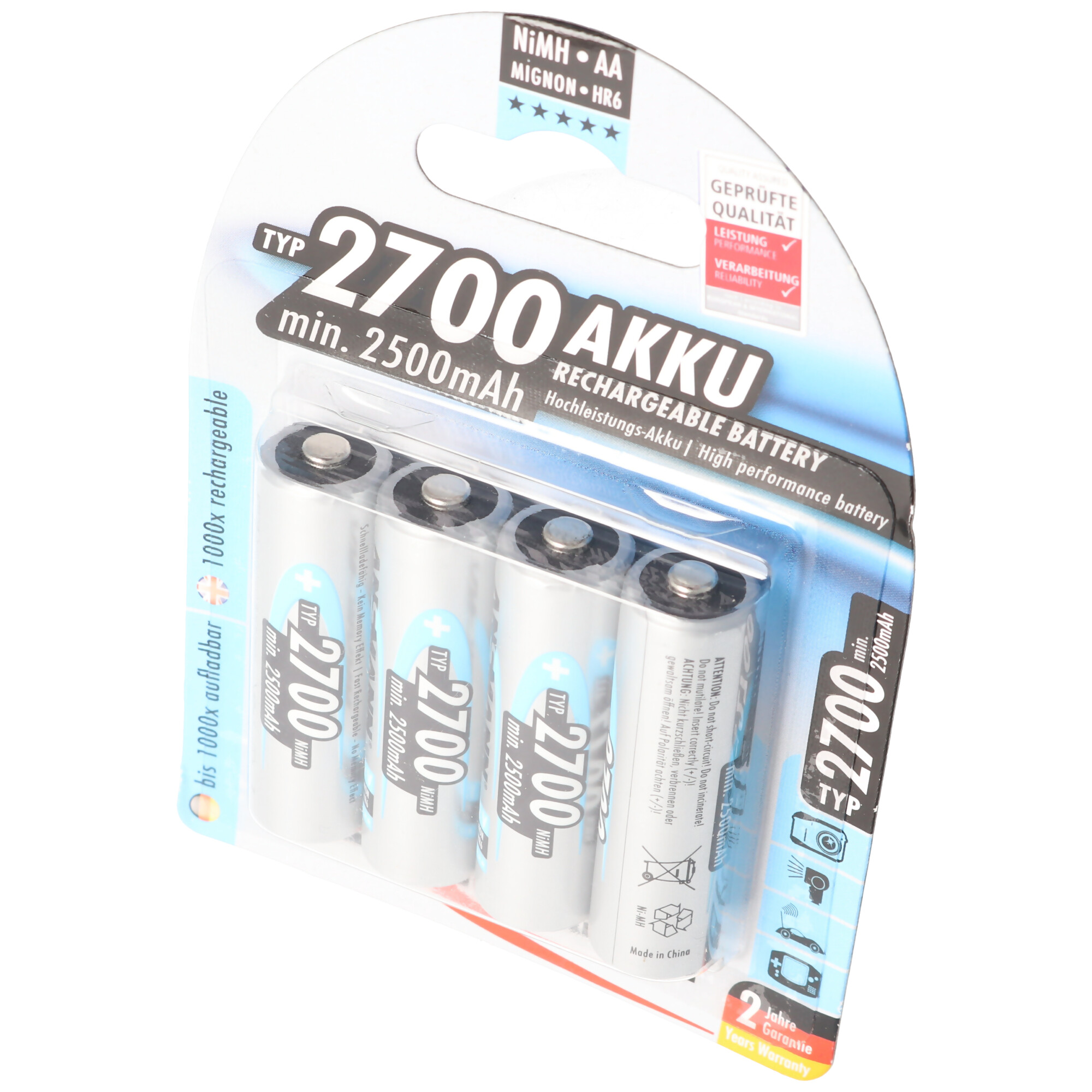 Vier AA oplaadbare batterijen in plastic verpakking. Tekst luidt 2700mAh.
