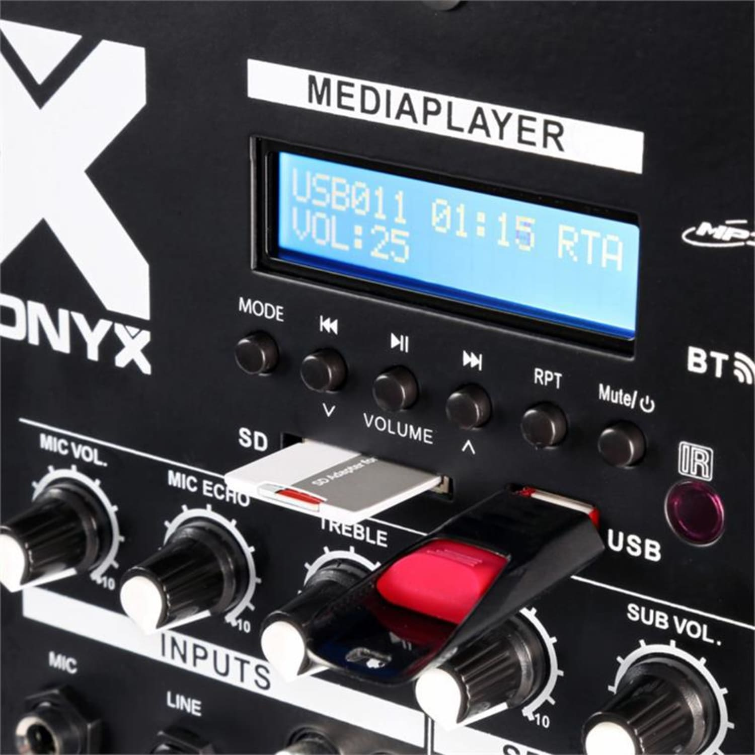 Schwarzer Mediaplayer mit SD-Karte und USB-Stick, Tasten und Bildschirm.