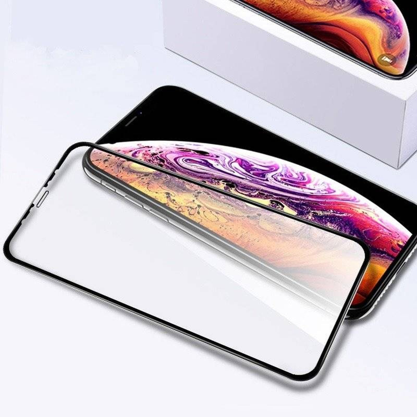 Smartphone mit Displayschutzfolie. Der Schutz ist transparent mit schwarzem Rand und liegt über dem Telefon.