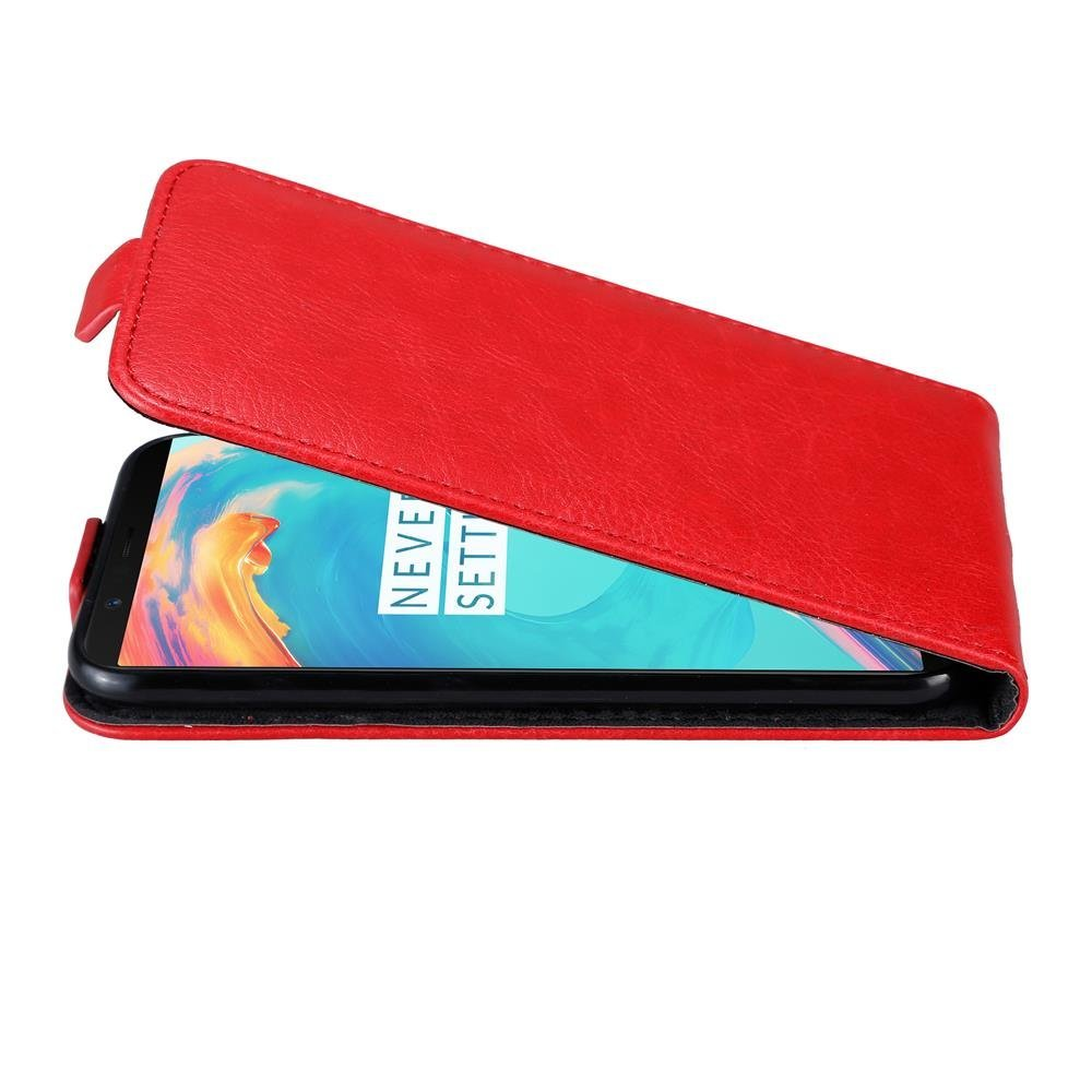 CADORABO Hülle im Flip Flip Style, APFEL ROT Cover, 5T, OnePlus