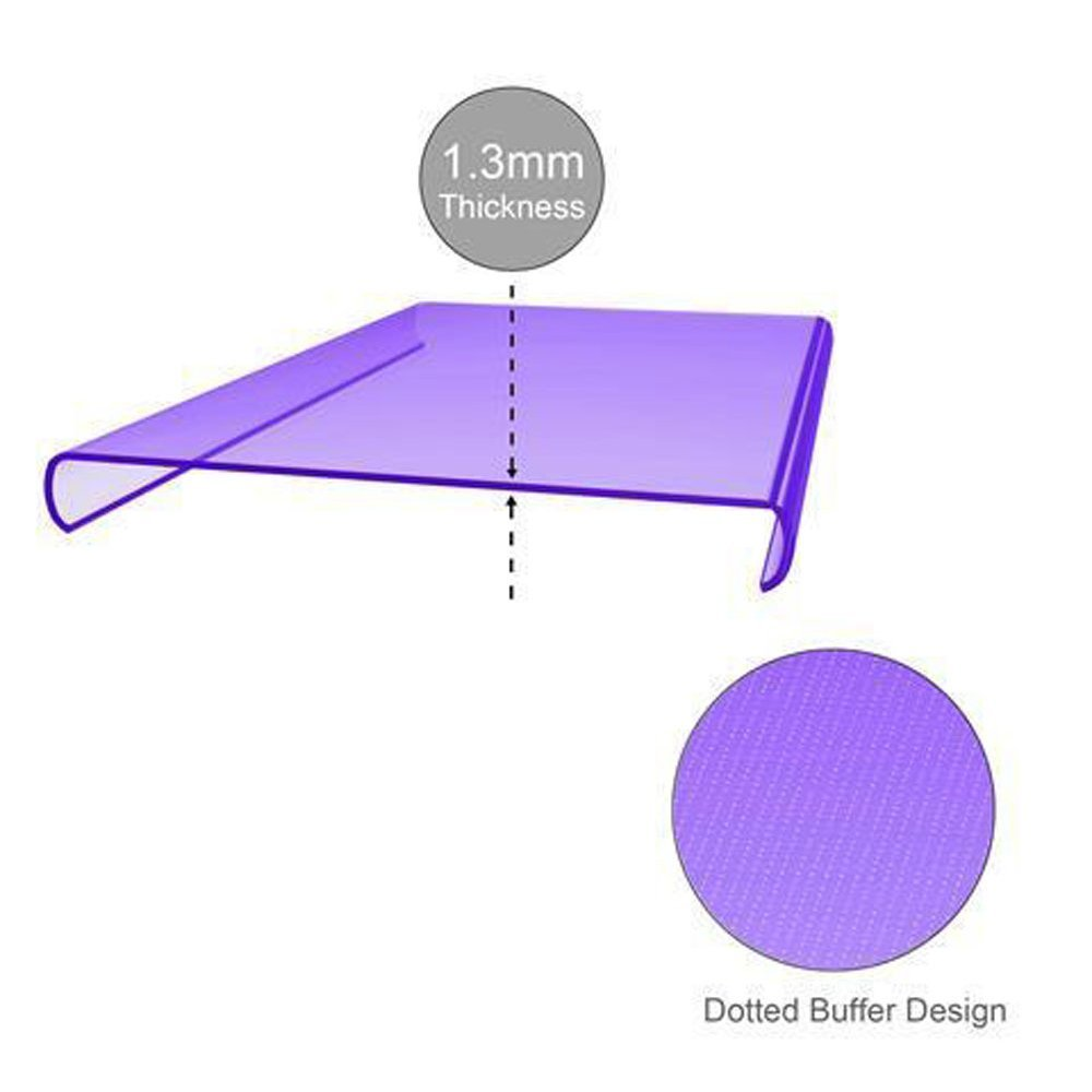 Salvaschermo trasparente per telefono. È viola con un design a tampone a pois.