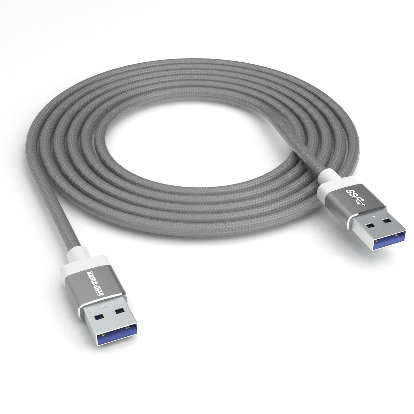Graues USB-Kabel aufgerollt. Beide Enden haben blaue USB-Anschlüsse.