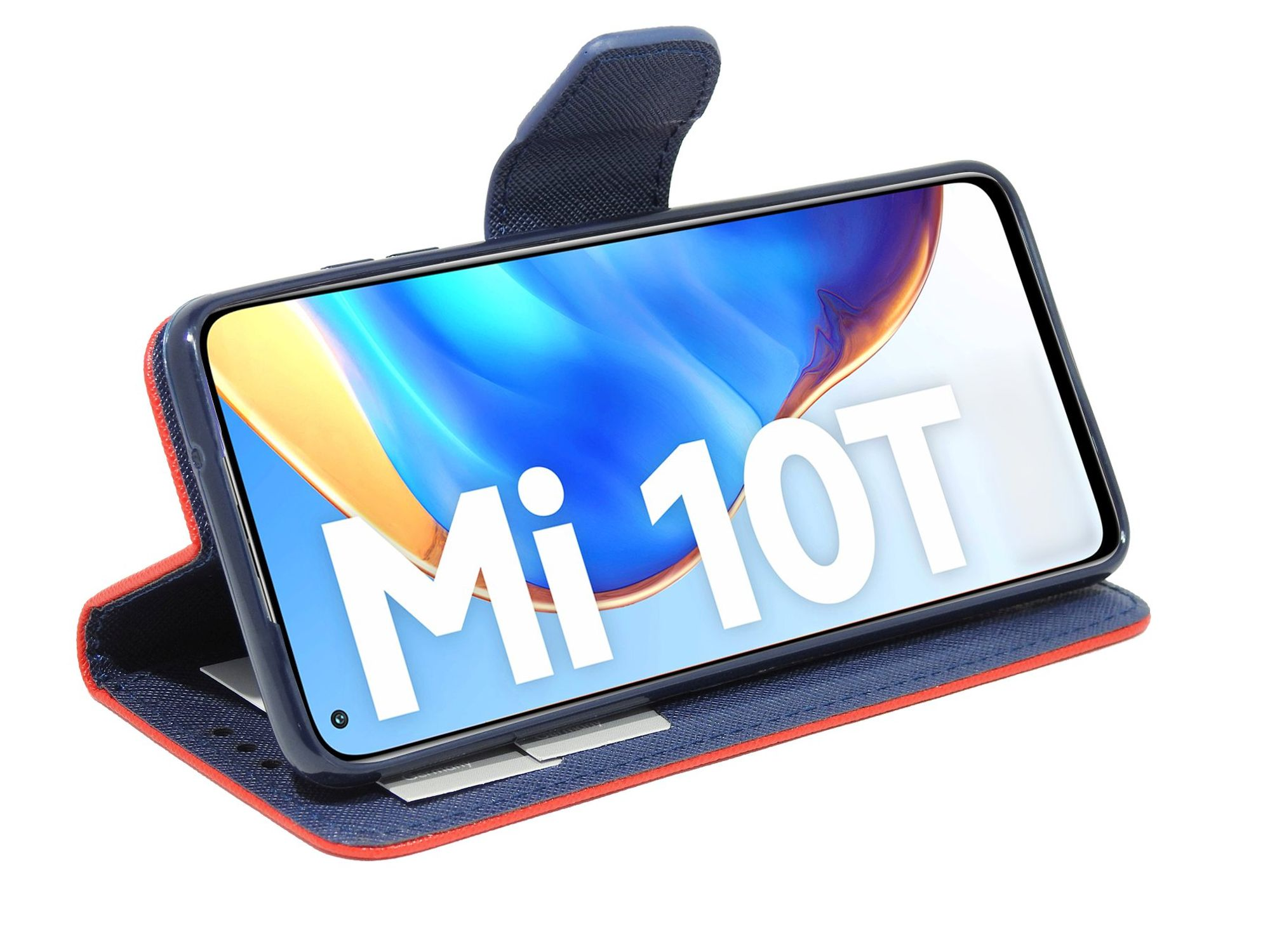 Ein Telefon in einer Hülle, der Bildschirm zeigt Mi 10T. Die Hülle ist blau und rot.