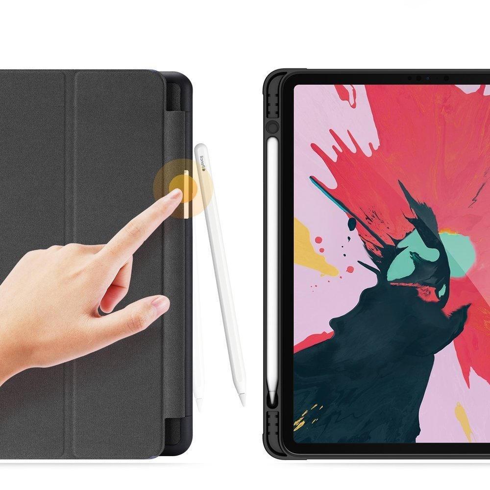 Eine Hand berührt ein Tablet mit einem Stift. Eine Tablet-Hülle und ein Stift werden gezeigt.