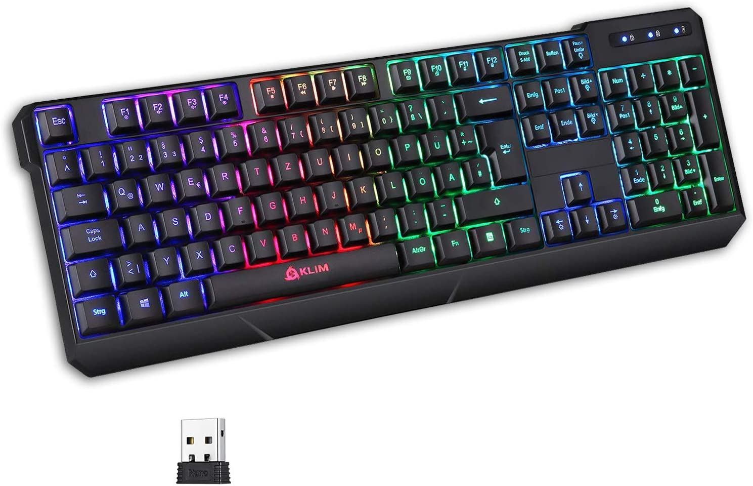 Eine schwarze Tastatur mit mehrfarbigen LED-Lichtern. Ein kleiner drahtloser USB-Empfänger ist unten.
