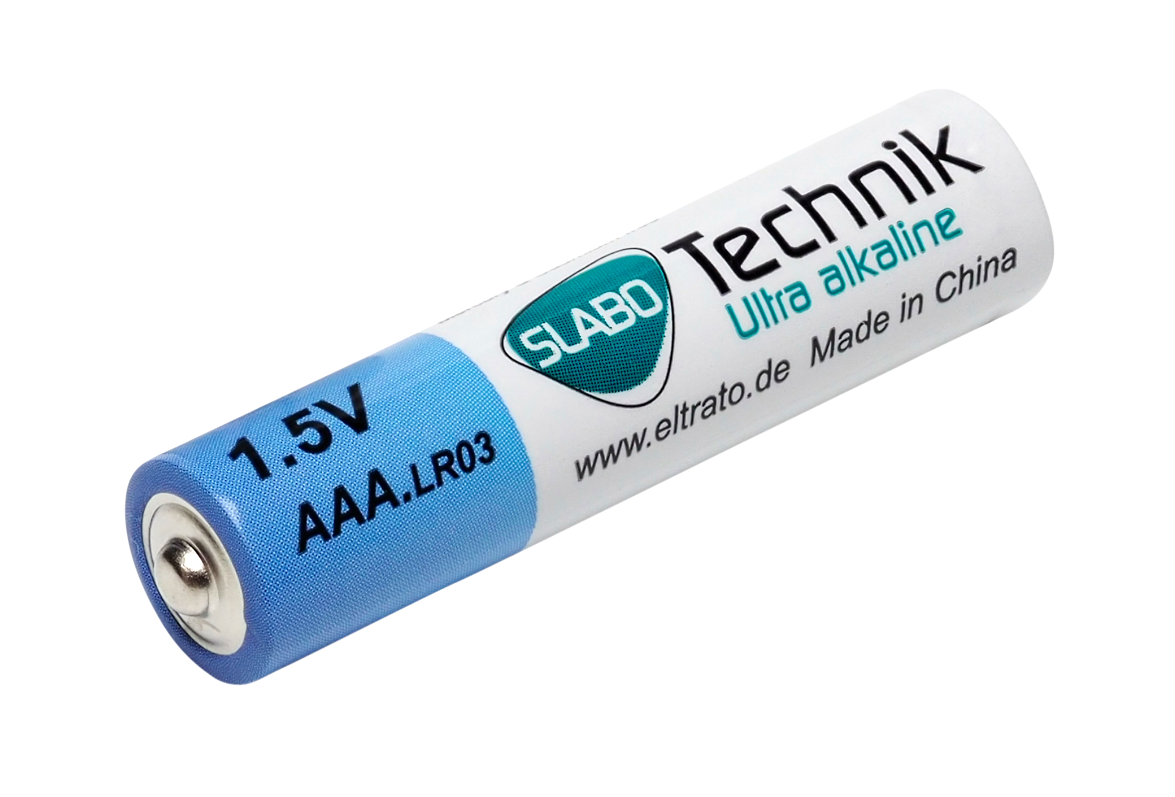 AAA-Batterie, weißes und blaues Farbschema, Text auf der Batterie. Isoliert auf weißem Hintergrund.