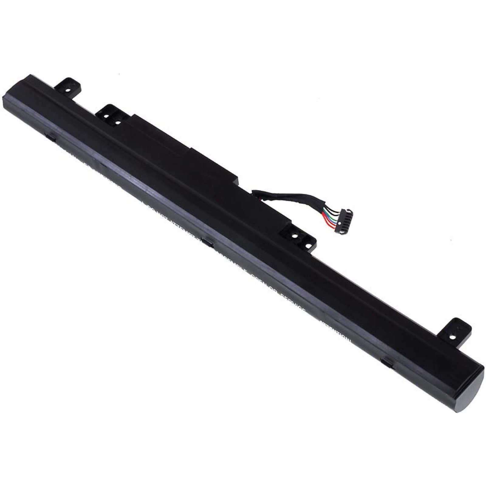 Batería negra para portátil con conector y cables. Toma en ángulo, aislada sobre fondo blanco.