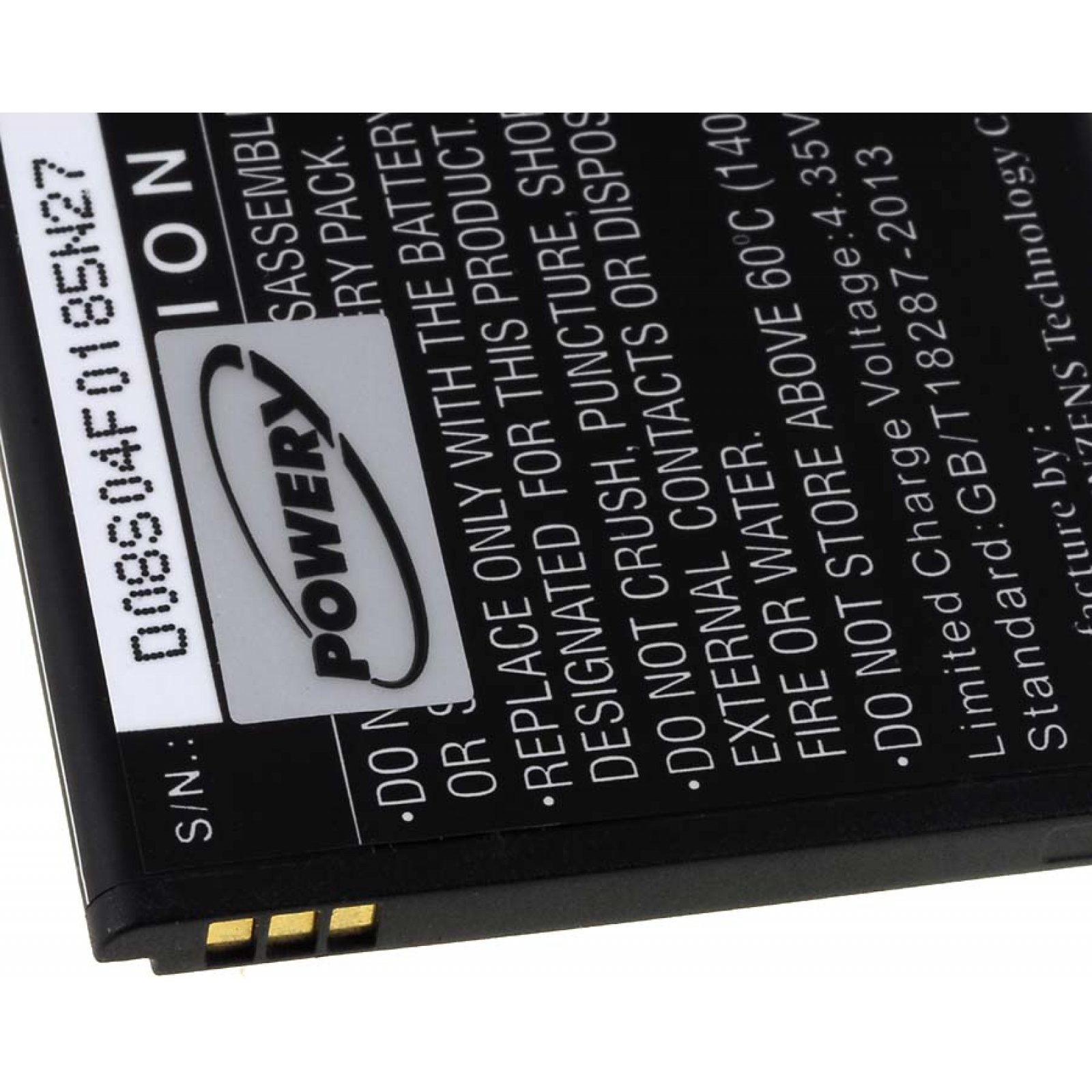 Batería negra con texto blanco, etiqueta blanca y conectores dorados.