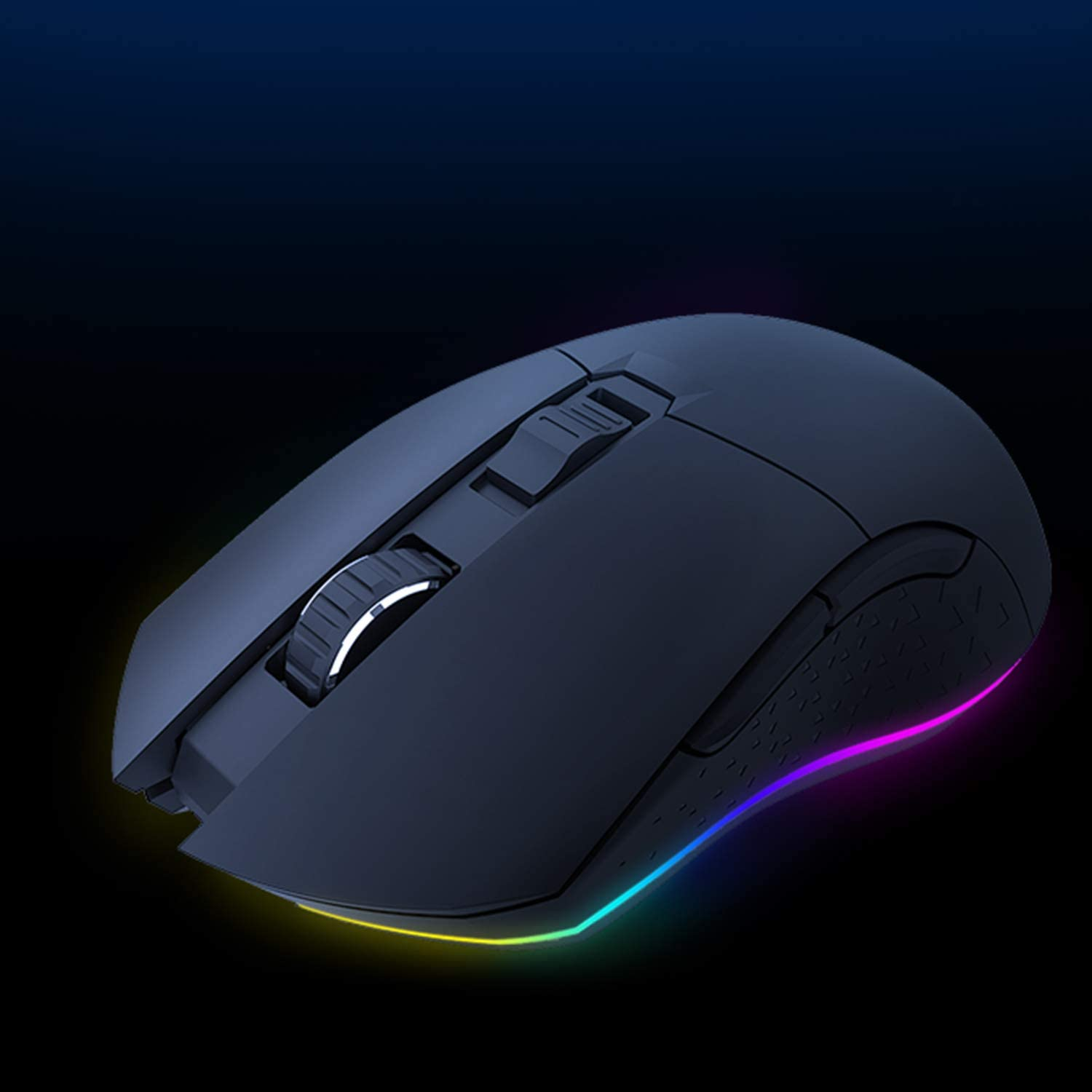 Eine schwarze kabellose Maus mit RGB-Beleuchtung am unteren Rand.