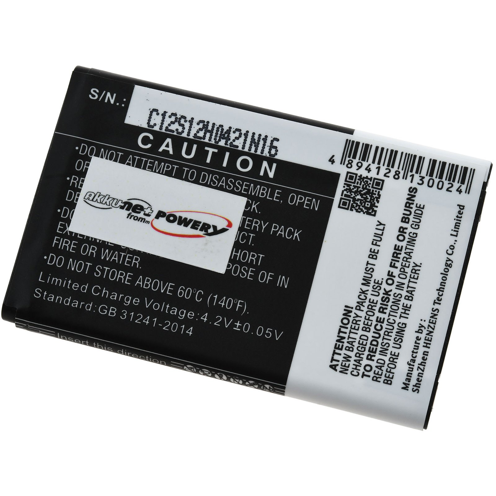 Una etiqueta de batería en blanco y negro con texto, advertencias y un código QR.