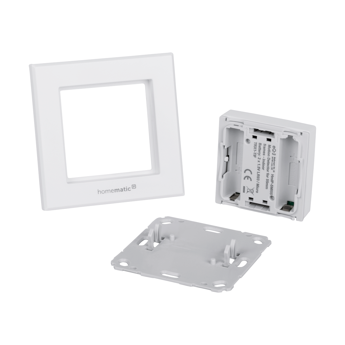 Białe elementy przełącznika ściennego. Kwadratowa ramka i dwie oddzielne części. Białe tło.