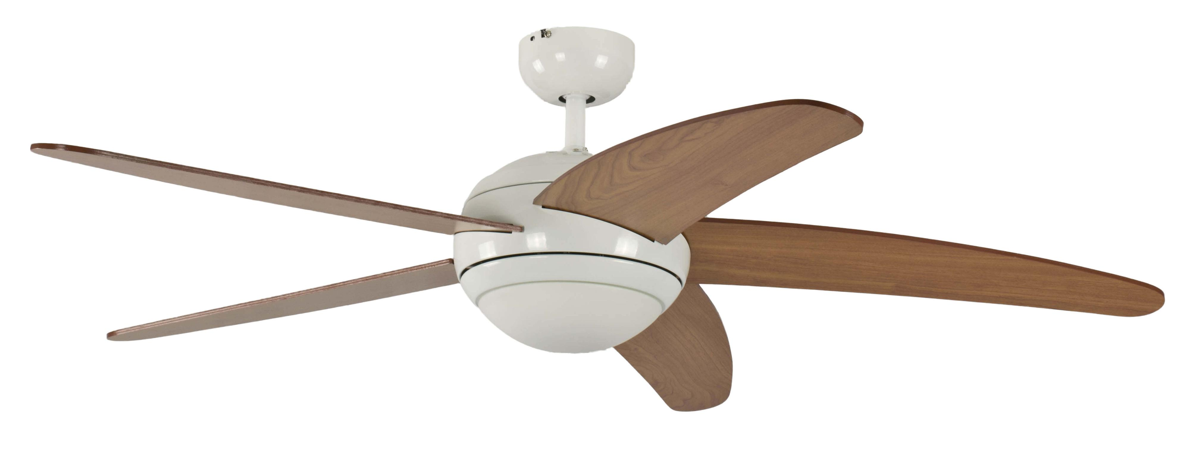 Ventilatore da soffitto bianco con quattro pale in legno, base bianca e montaggio a soffitto.