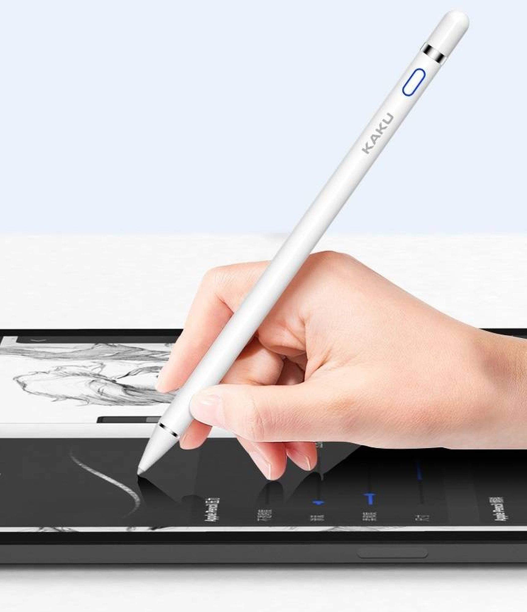 Hand hält weißen Stift über Tablet, zeichnet mit blauer Spitze auf Bildschirm.