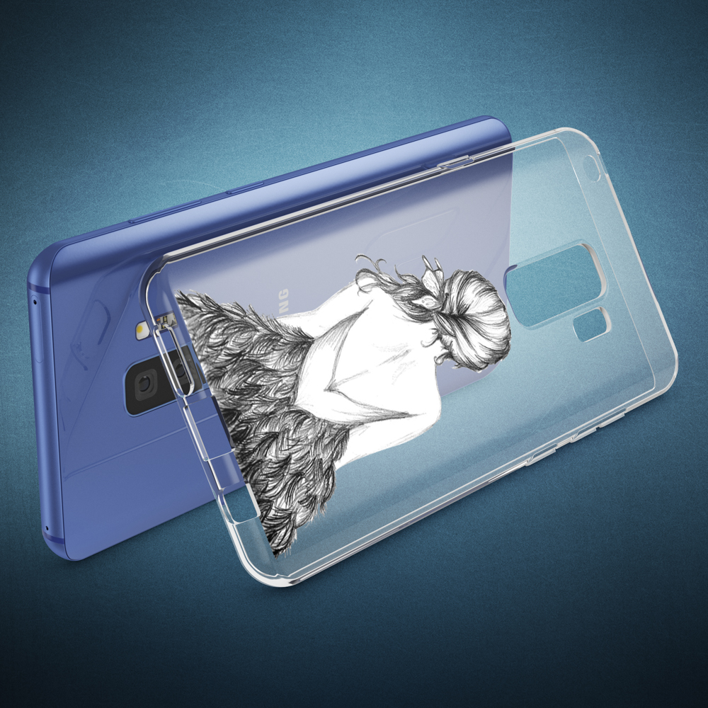 Eine transparente Handyhülle auf einem blauen Telefon mit einer Skizze einer Frau auf der Rückseite, auf blauem Hintergrund.