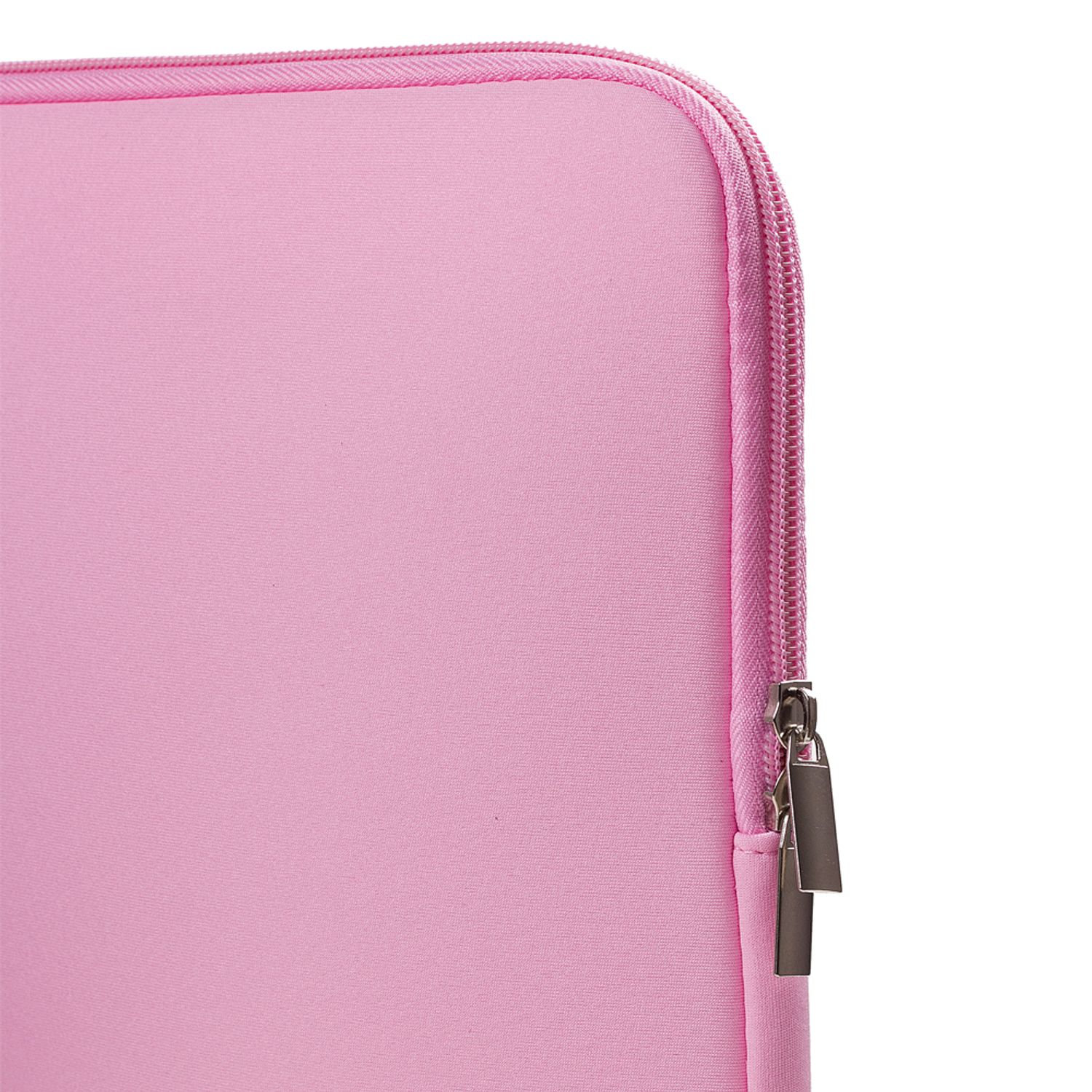 Eine rosa Laptop-Hülle mit Reißverschluss oben, Nahaufnahme vor weißem Hintergrund.