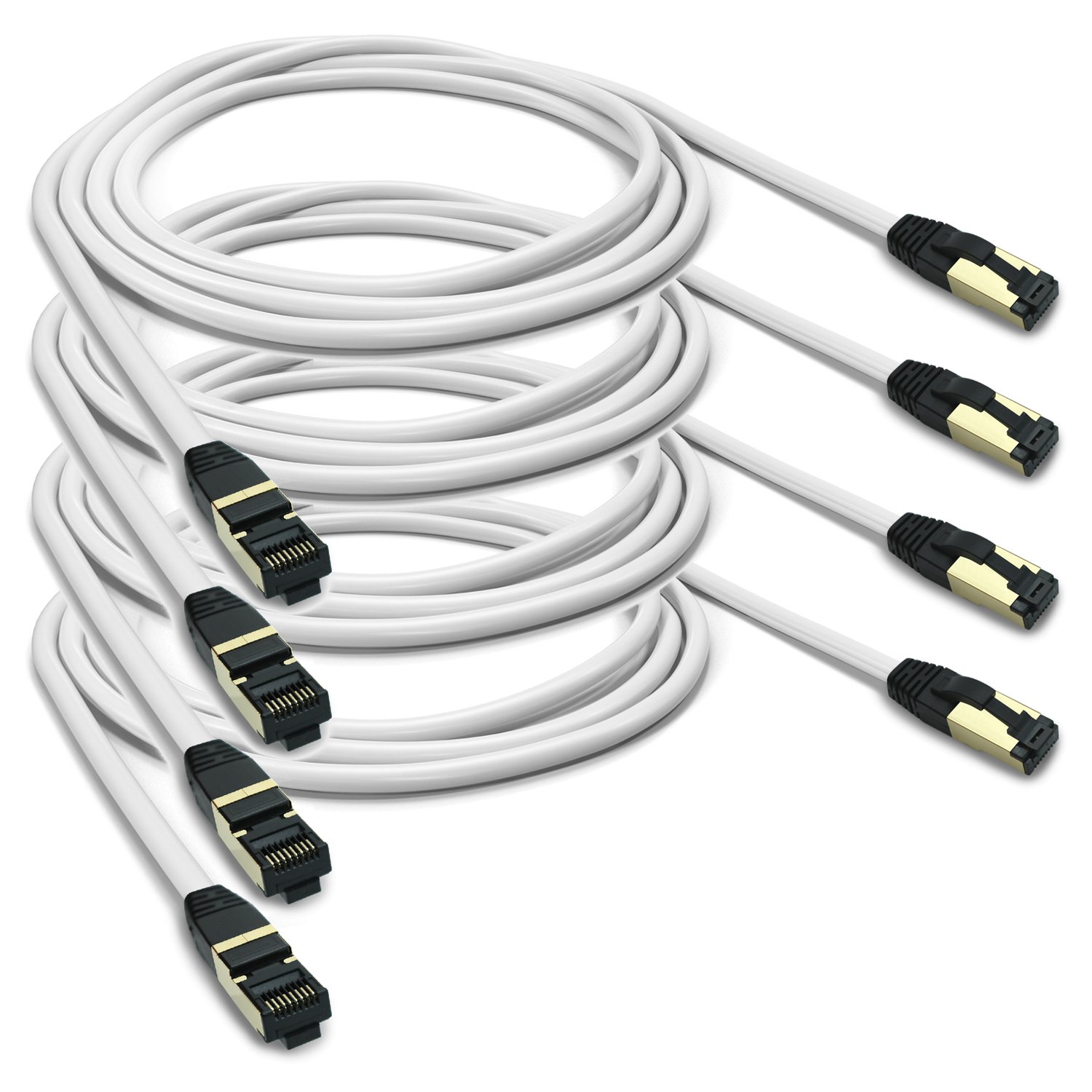 Weiße Netzwerkkabel mit silbernen Steckern, ordentlich aufgerollt, weißer Hintergrund.