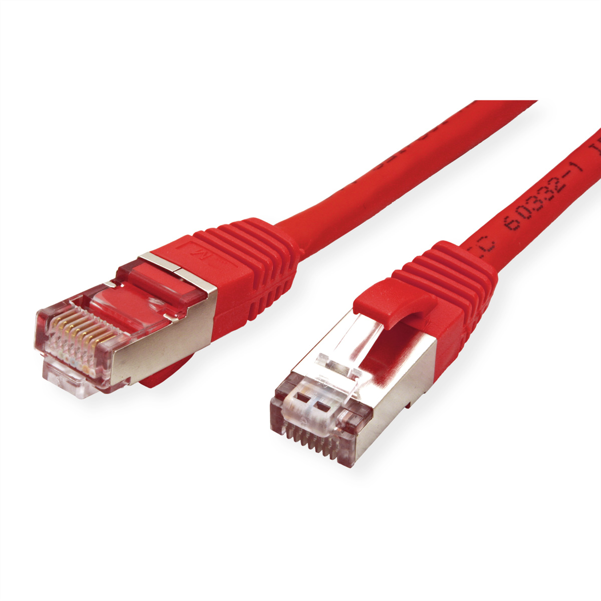 Deux câbles réseau rouges avec connecteurs. Fond blanc.